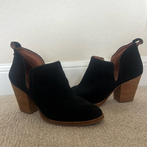 Black oiled suede Jeffrey Campbell booties - Picture 3 of 5